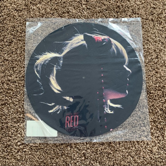 NEW Taylor Swift RED “And That Was The Moment I Knew” Vinyl Slip Mat - Picture 3 of 4